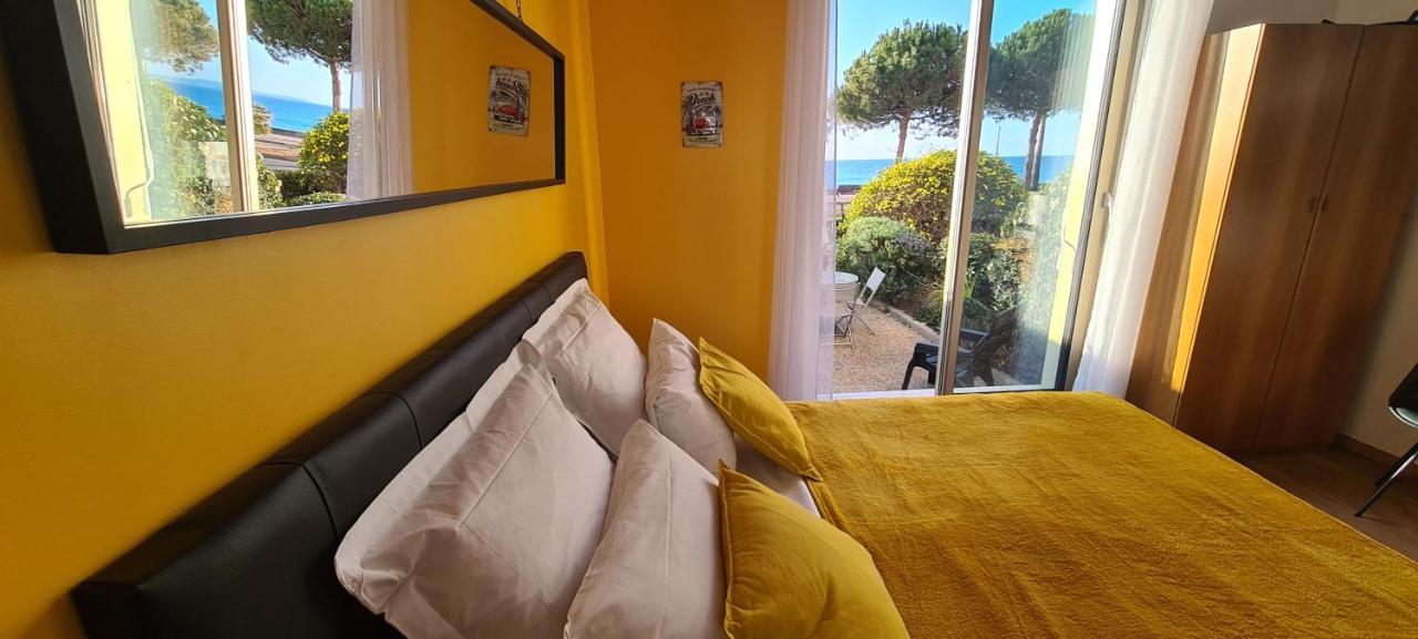 Studio De La Plage - Mer, Terrasse Et Garage Cagnes-sur-Mer Exteriör bild